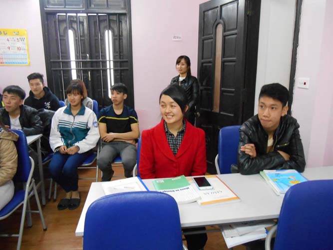 水野外語学院 ベトナム